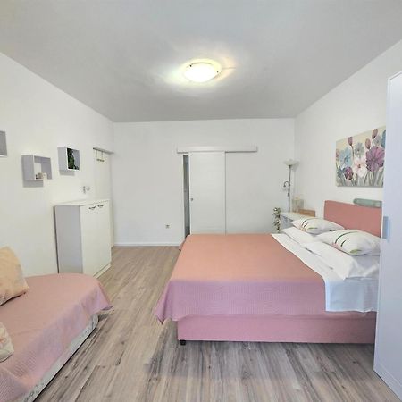 Apartments Near The Sea Barbat Barbat na Rabu Экстерьер фото