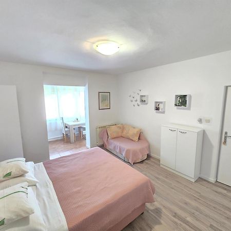 Apartments Near The Sea Barbat Barbat na Rabu Экстерьер фото